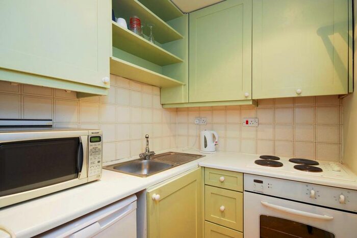 2 Bedroom Flat To Rent In Edith Grove, Chelsea, London, SW10