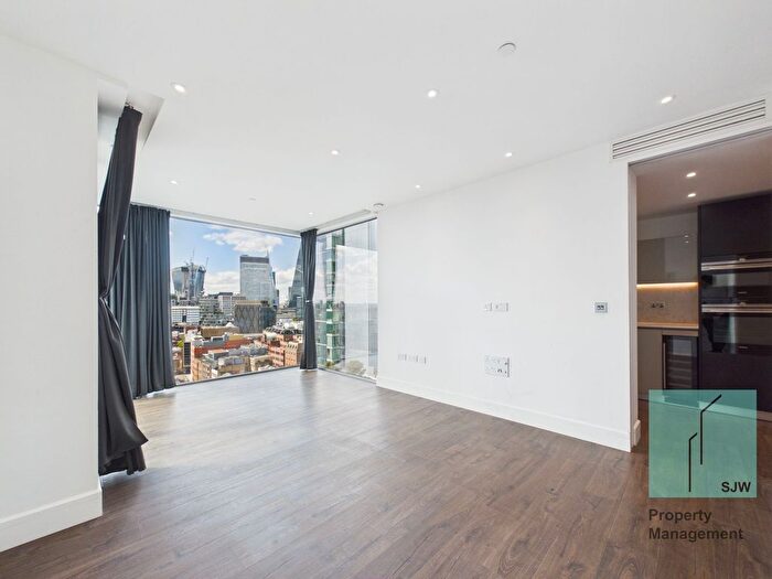2 Bedroom Flat To Rent In Piazza Walk, Neroli House, E1