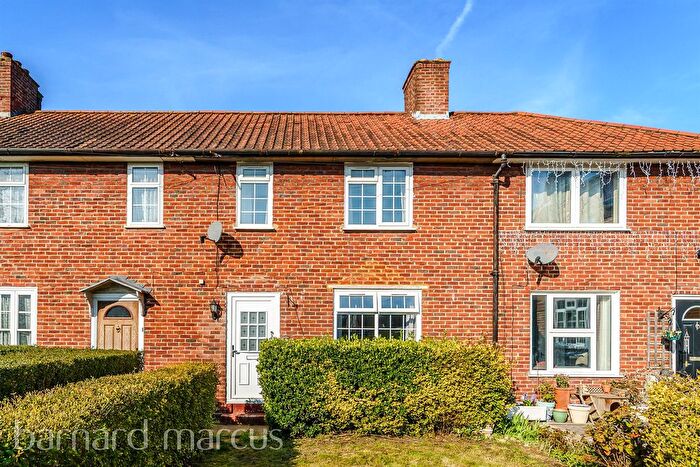 2 Bedroom Terraced House For Sale In Langdon Road, Morden, SM4