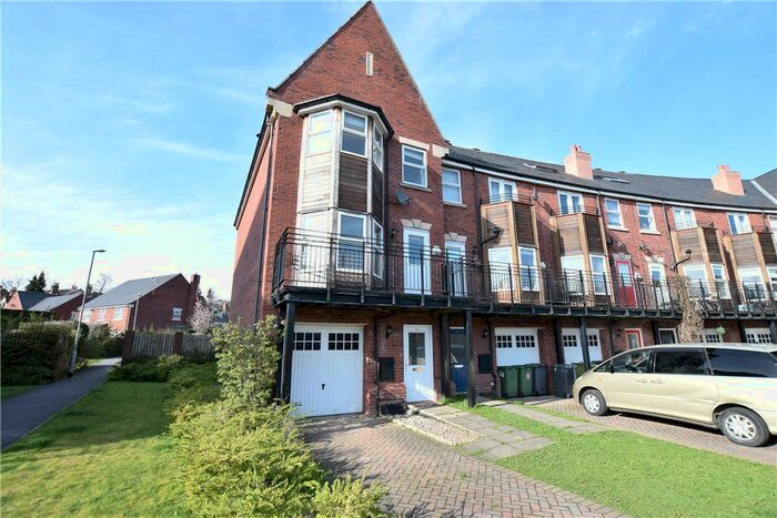 4 Bedroom Town House To Rent In Huntington Crescent, Far Headingley, Leeds, LS16