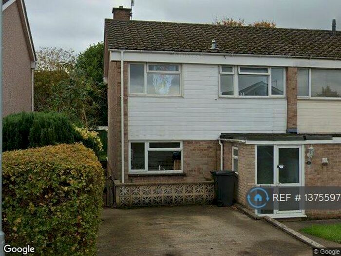 3 Bedroom End Of Terrace House To Rent In Moorfield Road, Backwell, BS48