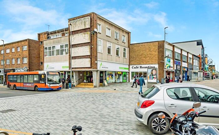 1 Bedroom Apartment For Sale In Bridge Street, Hemel Hempstead, Hertfordshire, HP1