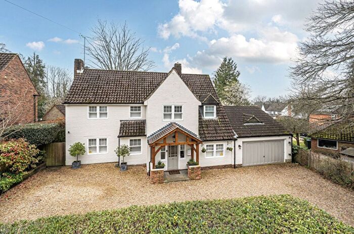 4 Bedroom Detached House For Sale In Brackendale Road, Camberley, Surrey, GU15