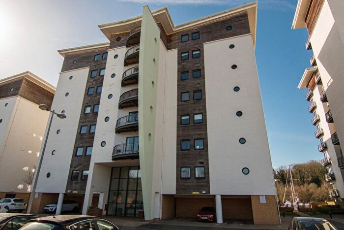2 Bedroom Flat To Rent In Catrine House, Victoria Wharf, Cardiff Bay, CF11
