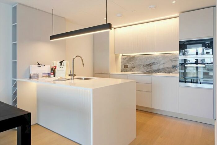 2 Bedroom Flat To Rent In Fountain Park Way, London, W12