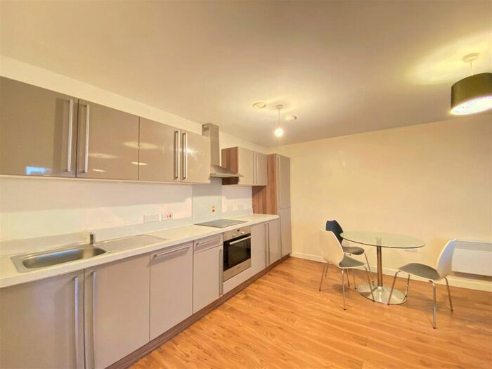2 Bedroom Apartment To Rent In Alto, Sillavan Way, Salford, M3