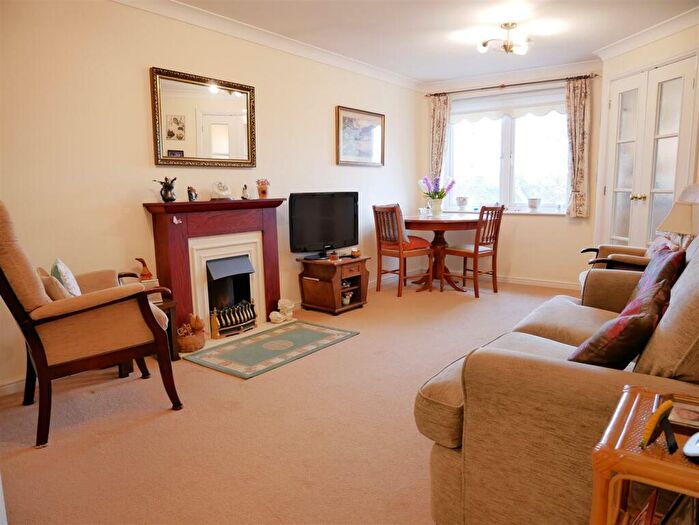 1 Bedroom Flat For Sale In Penn Court, Oxford Road, Calne, SN11