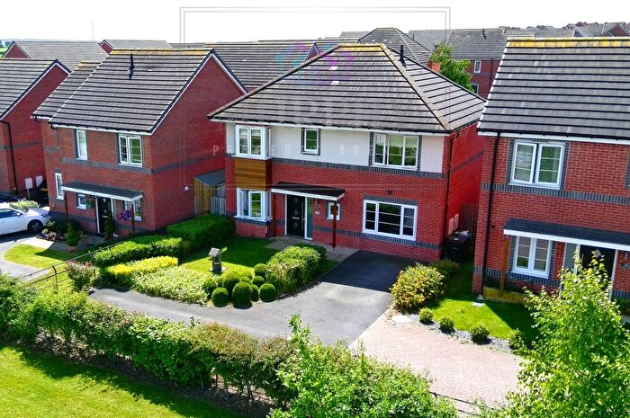 4 Bedroom Detached House For Sale In Conqueror Way, Pontefract, WF8