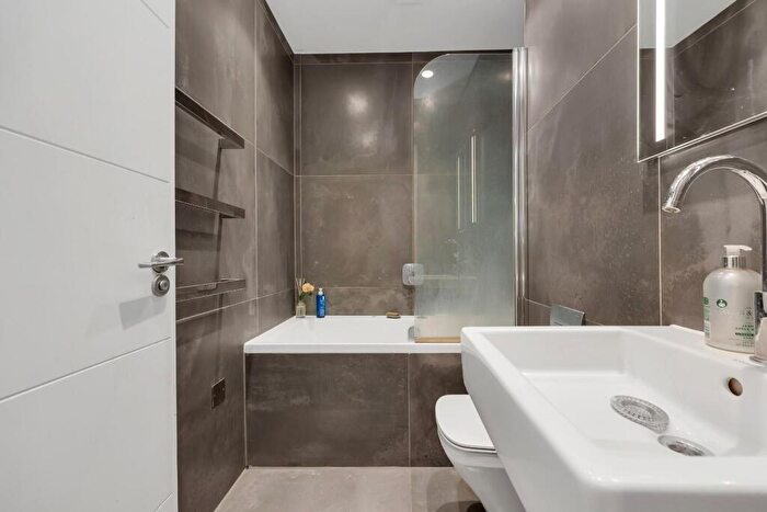 2 Bedroom Flat For Sale In Andre Street, Hackney, E8 - Photo 10