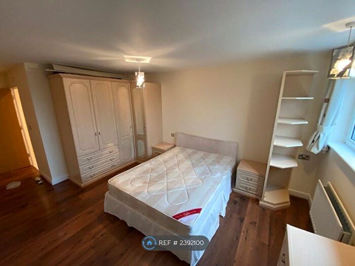 2 Bedroom Flat To Rent In Erebus Drive, London, SE28