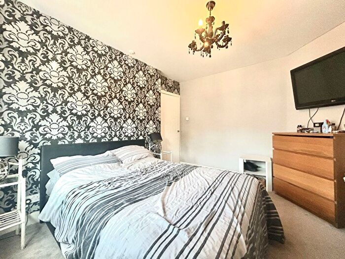 3 Bedroom End Of Terrace House For Sale In Hartland Avenue, Coseley, WV14