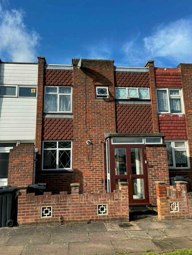 3 Bedroom Terraced House To Rent In Woodman Path, Chigwell, Essex, IG6