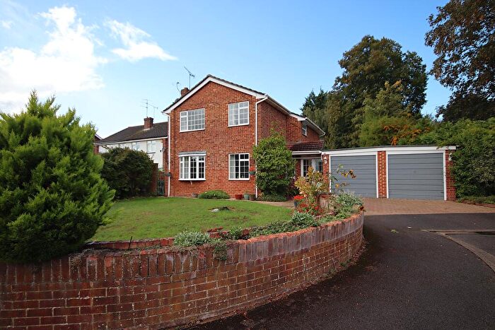 4 Bedroom Detached House For Sale In Maidenhead, SL6