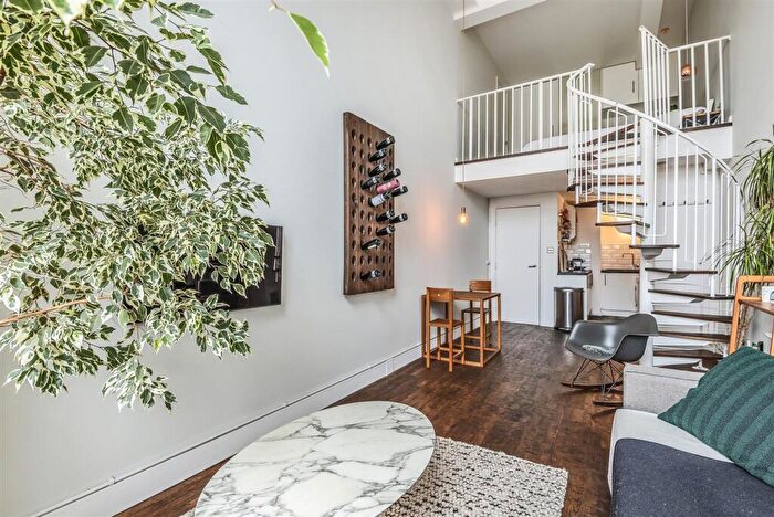 1 Bedroom Flat To Rent In Lexington Building, Bow Quarter, London, E3