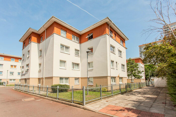 2 Bedroom Flat To Rent In Hamilton House, Bow, E3