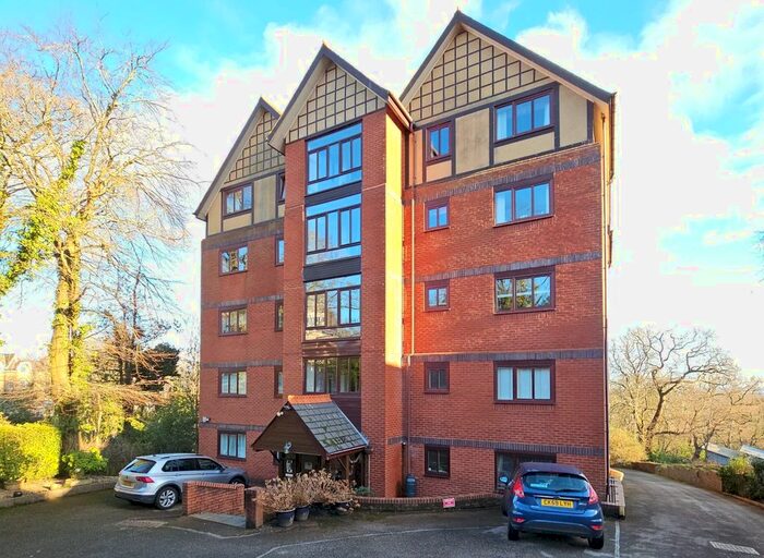 2 Bedroom Flat For Sale In Stow Park Circle, Evergreen, NP20