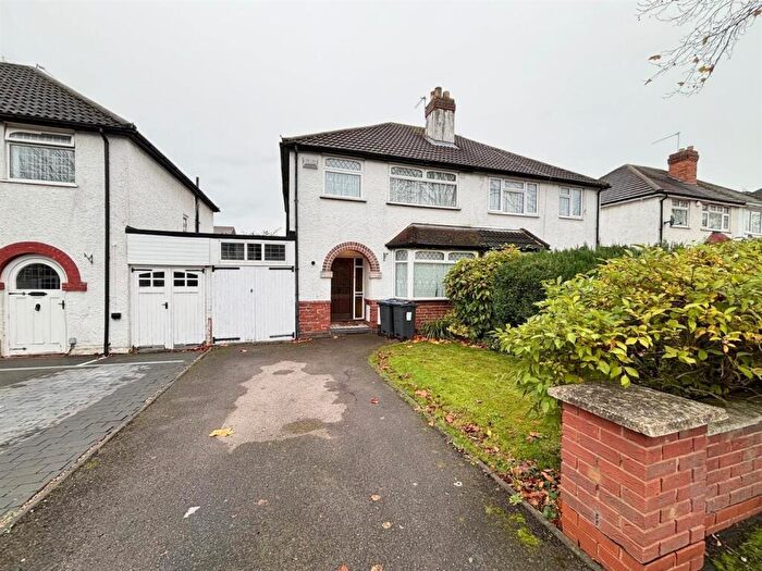 3 Bedroom Semi-Detached House To Rent In Brooklands Road, Hall Green, Birmingham, B28