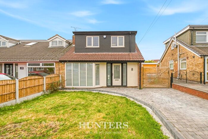 2 Bedroom Semi-Detached Bungalow For Sale In Mount Road, Alkrington, Middleton, M24