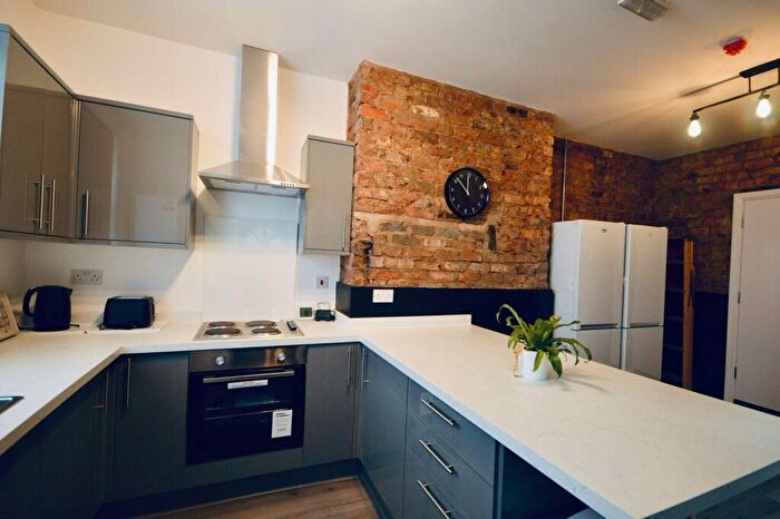 5 Bedroom House To Rent In Aigburth Road, Liverpool, L17