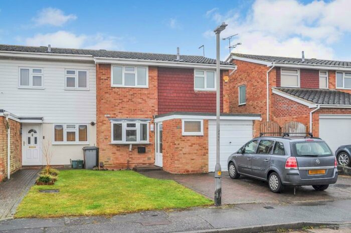 3 Bedroom End Of Terrace House To Rent In Osea Way, Chelmsford, CM1