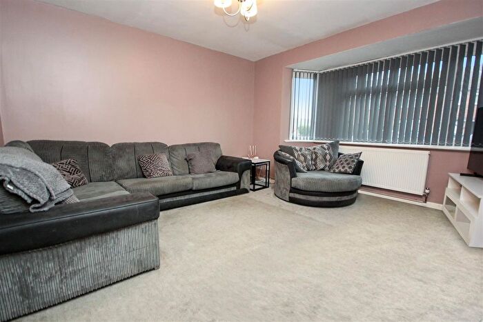 3 Bedroom Terraced House For Sale In Gloucester Crescent, Rushden, NN10