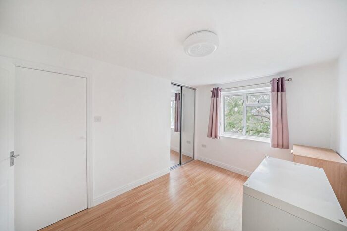 1 Bedroom Flat For Sale In Windmill Road, Ealing, London, W5