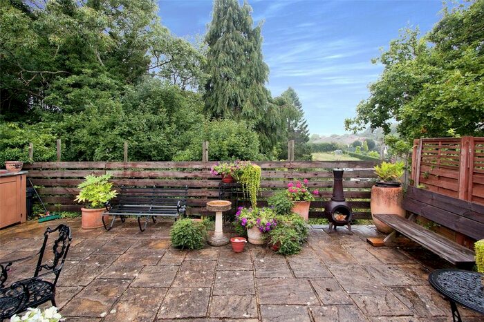 3 Bedroom Semi-Detached House For Sale In St. Georges Close, Easton-In-Gordano, Bristol, Somerset, BS20