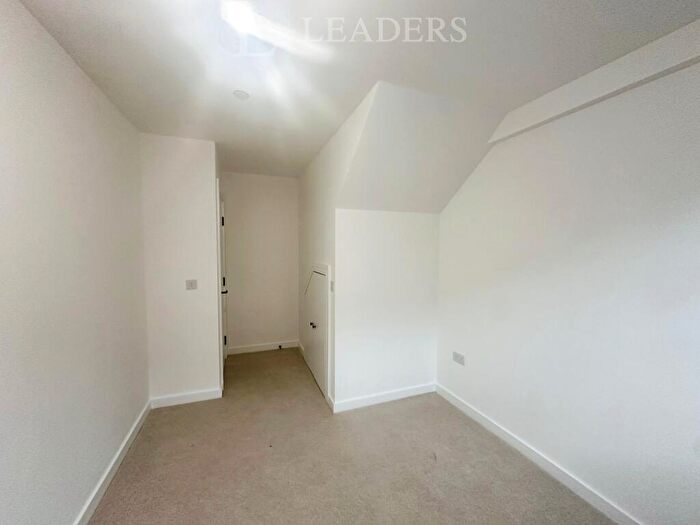 2 Bedroom Apartment To Rent In Lockside Apartments, Scotland Street, B1