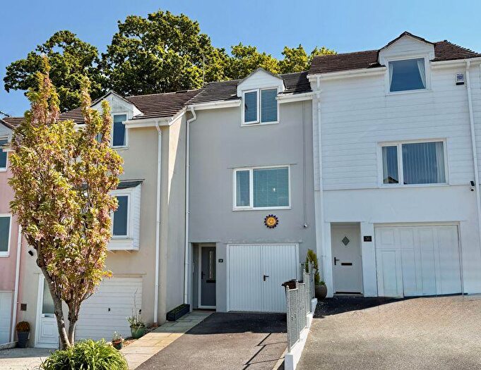 2 Bedroom Terraced House For Sale In Lake View Close, Tamerton Foliot, Plymouth. A Gorgeous Bedroomed Home With A Fabulous Garden, Driveway And Garage, PL5