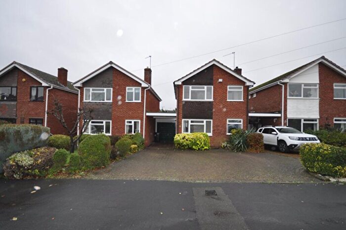 3 Bedroom Detached House For Sale In Herondale Road, Stourbridge, DY8