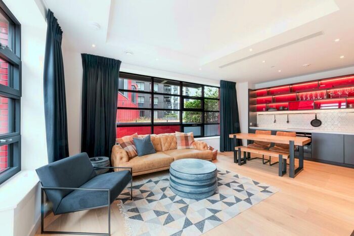 3 Bedroom Apartment To Rent In Defoe House, London City Island, London, E14