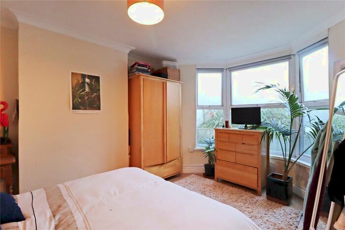 1 Bedroom Apartment To Rent In Hythe Road, Brighton, East Sussex, BN1