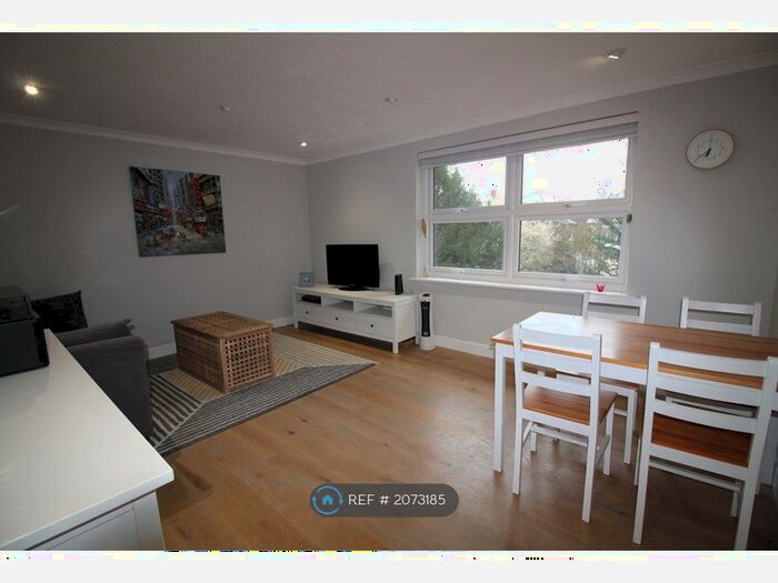 2 Bedroom Flat To Rent In Dartmouth Road, London, SE26