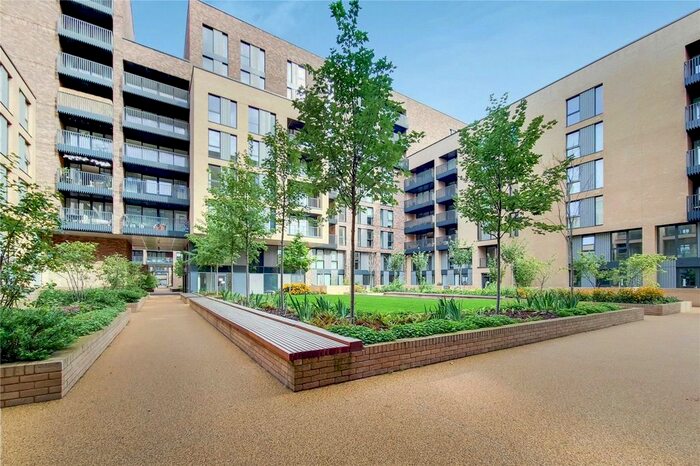 1 Bedroom Flat To Rent In Greyhound Parade, London, SW17