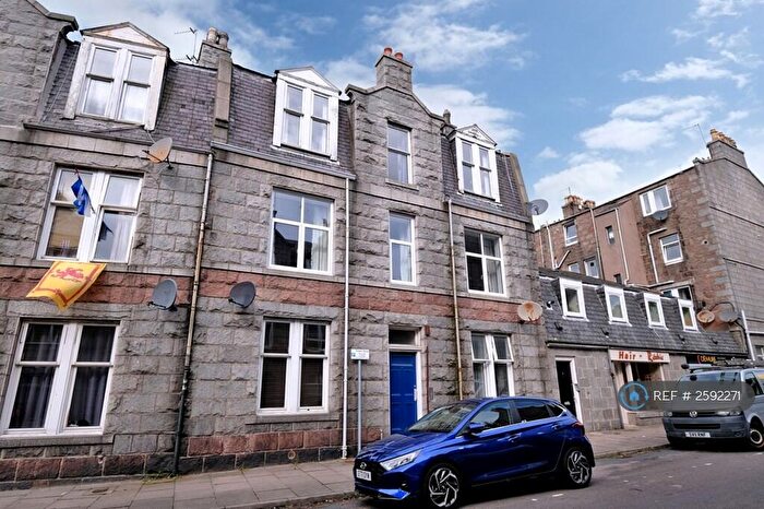 3 Bedroom Flat To Rent In Wallfield Place, Aberdeen, AB25