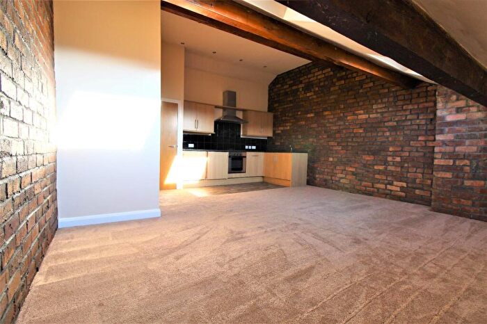 1 Bedroom Flat To Rent In Charles Street, Shipley, West Yorkshire, BD17