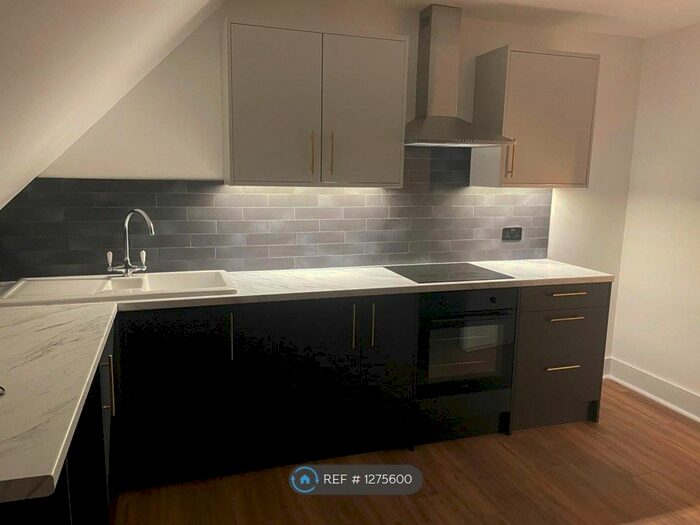 3 Bedroom Flat To Rent In Avalon, St. Leonards-On-Sea TN37