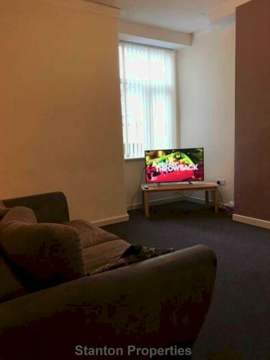 4 Bedroom End Of Terrace House To Rent In &# Pppw, Hall Road, Victoria Park, M14