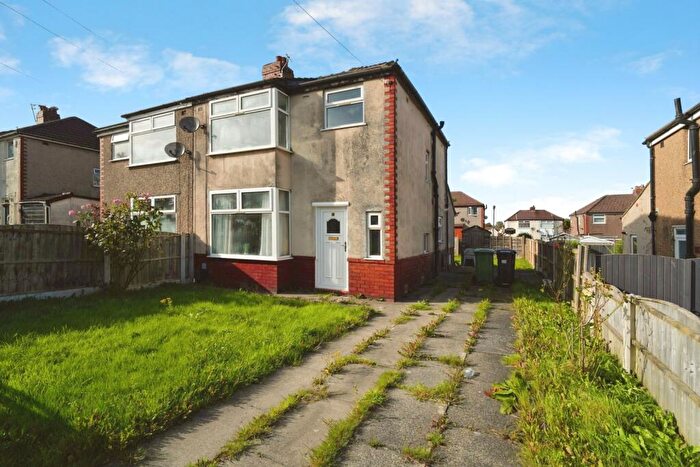 3 Bedroom Semi-Detached House For Sale In Silverdale Road, Bolton, Lancashire, BL4