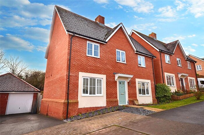 4 Bedroom Detached House For Sale In Barrow Close, Salisbury, Wiltshire, SP2