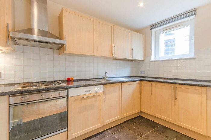 2 Bedroom Flat To Rent In Yeoman Street, Canada Water, London, SE8