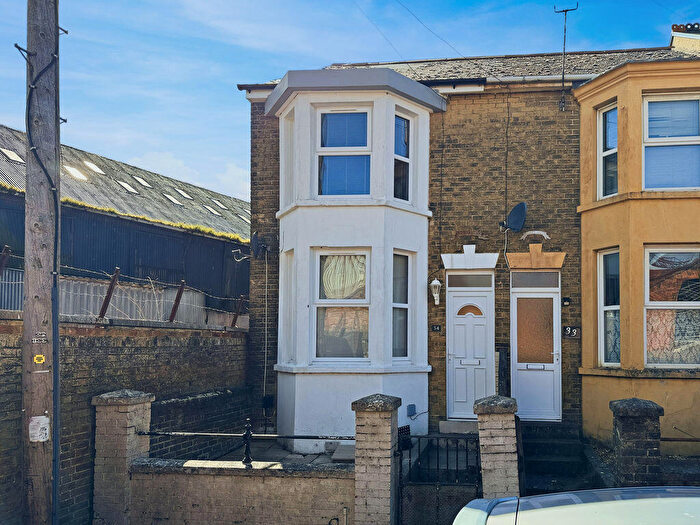 3 Bedroom Terraced House For Sale In Thetis Road, Cowes, PO31