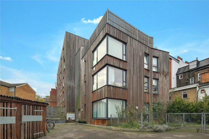 2 Bedroom Flat To Rent In Seymore Mews, New Cross Road, London, SE14