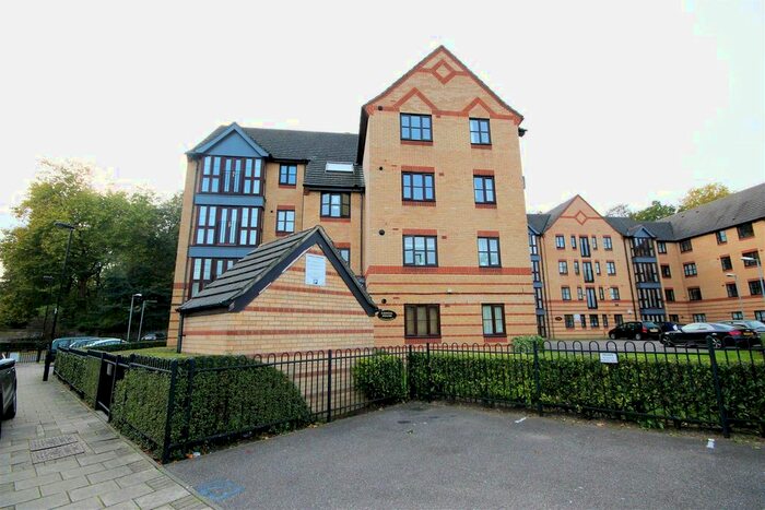 2 Bedroom Flat To Rent In Consul House, Tidworth Street, Bow, E3