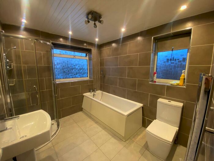 3 Bedroom Semi-Detached House To Rent In Manor Avenue, Sale, M33