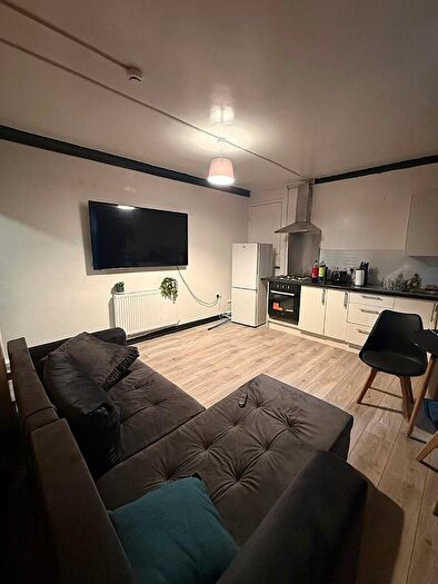 2 Bedroom Flat To Rent In Richmond Road, Cardiff(City), CF24