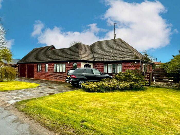 4 Bedroom Bungalow For Sale In London Lane, Moss, Doncaster, DN6