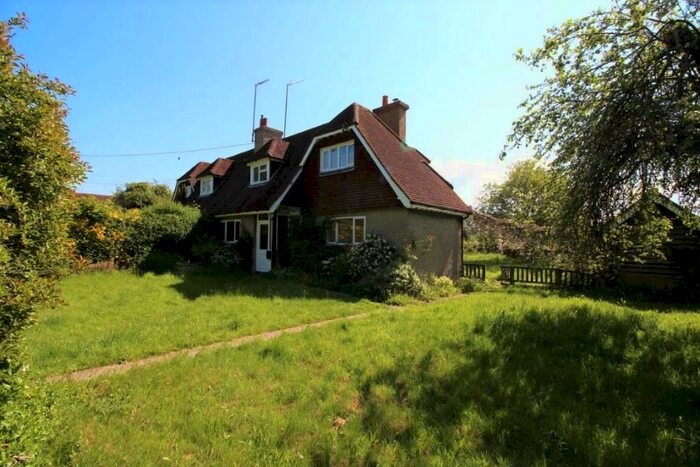 2 Bedroom Semi-Detached House To Rent In Lower Basildon, West Berkshire, RG8