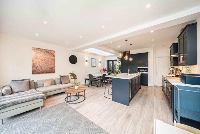4 Bedroom Property For Sale In Burntwood Lane, Earlsfield, SW17