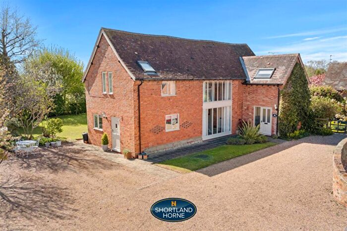 4 Bedroom Detached House For Sale In Leamington Road, Bubbenhall, Warwickshire, CV8